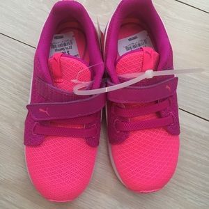 Girls Pink Puma Sneaker Size 10 NWT! Toddler